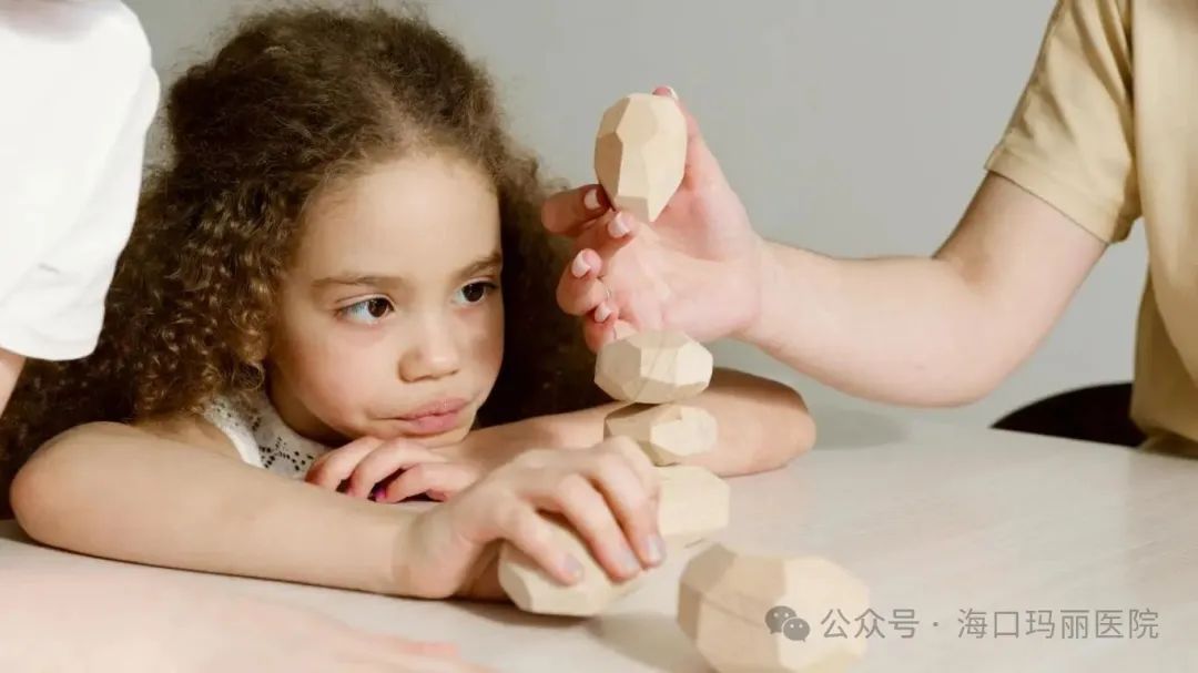 自闭症≠性格孤僻！撕掉误解标签，看见星星的孩子
