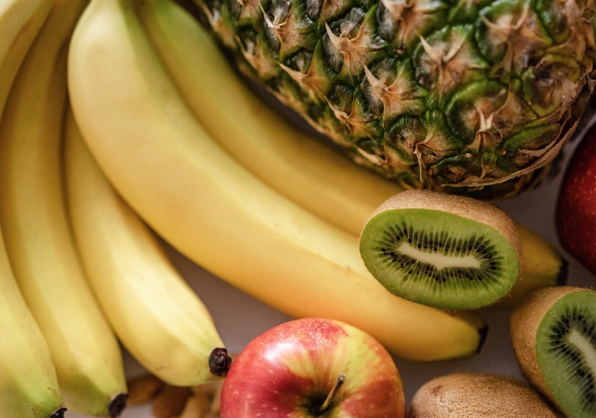 转载：喝果汁也会诱发痛风？这些食品里隐藏的果糖，是让你痛风发作的罪魁祸首！