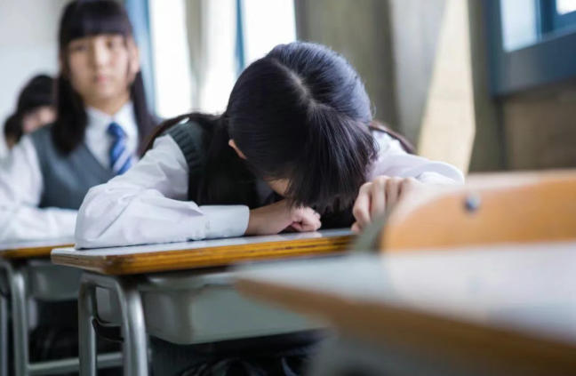 孩子怕考试 、不想上学怎么办？